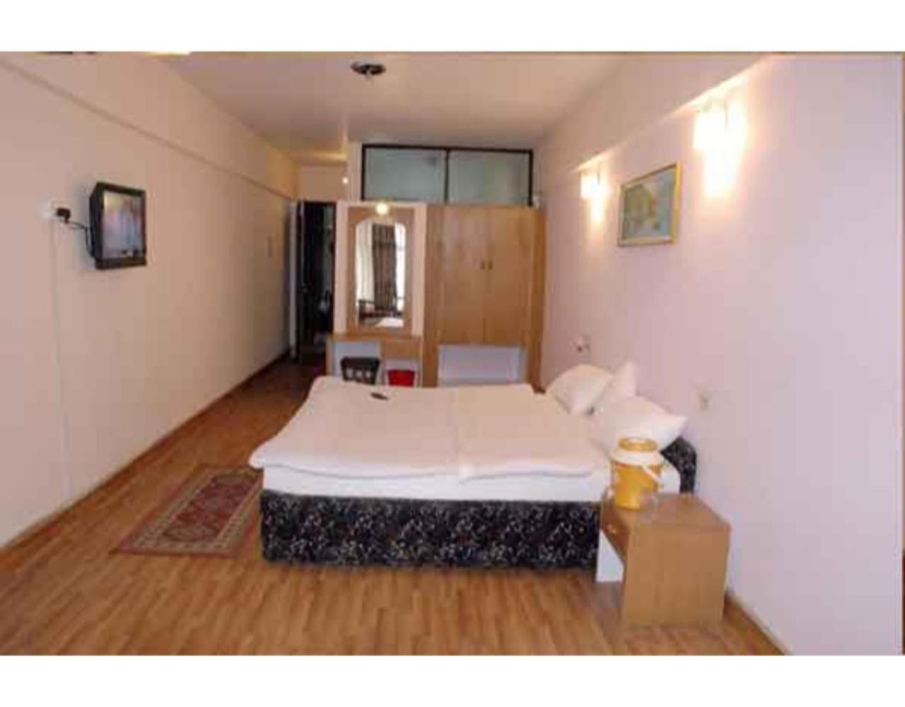 Anamika Hotel Nainital Exterior photo